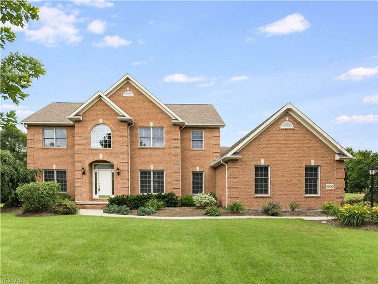 7 EyeCatching Homes For Sale in the Akron & Canton Area Right Now