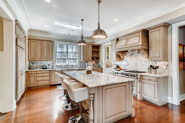 6 Incredible Luxury Homes For Sale in the Columbus Area